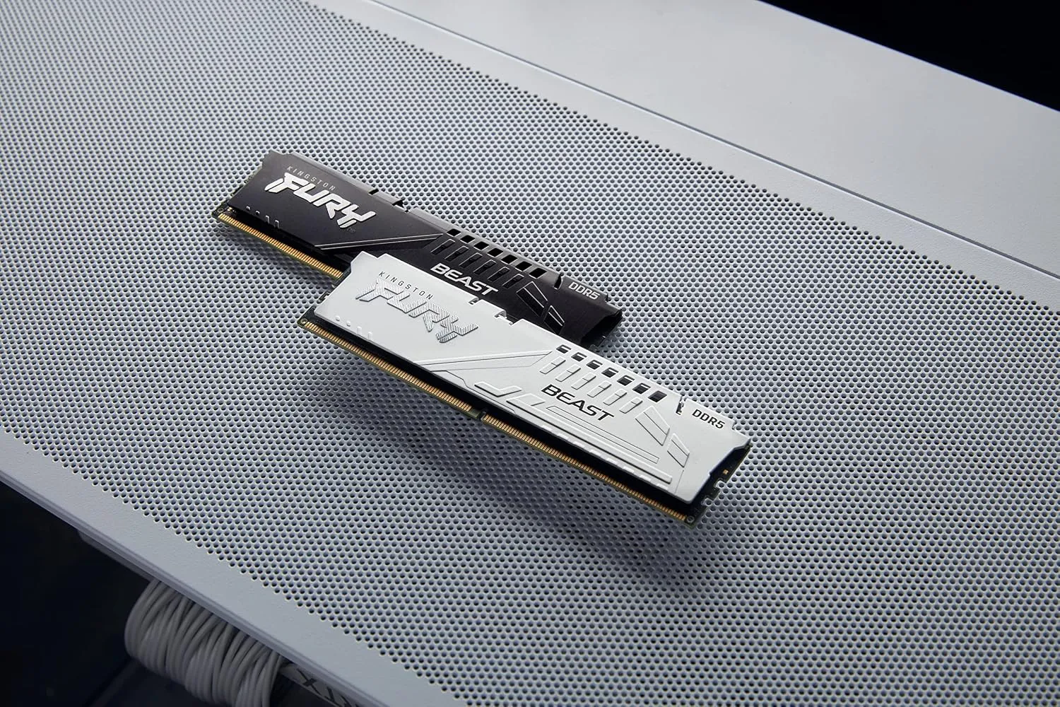 Kingston Fury Beast White 16GB 5200MHz CL40 DDR5 RAM (White) overview 1