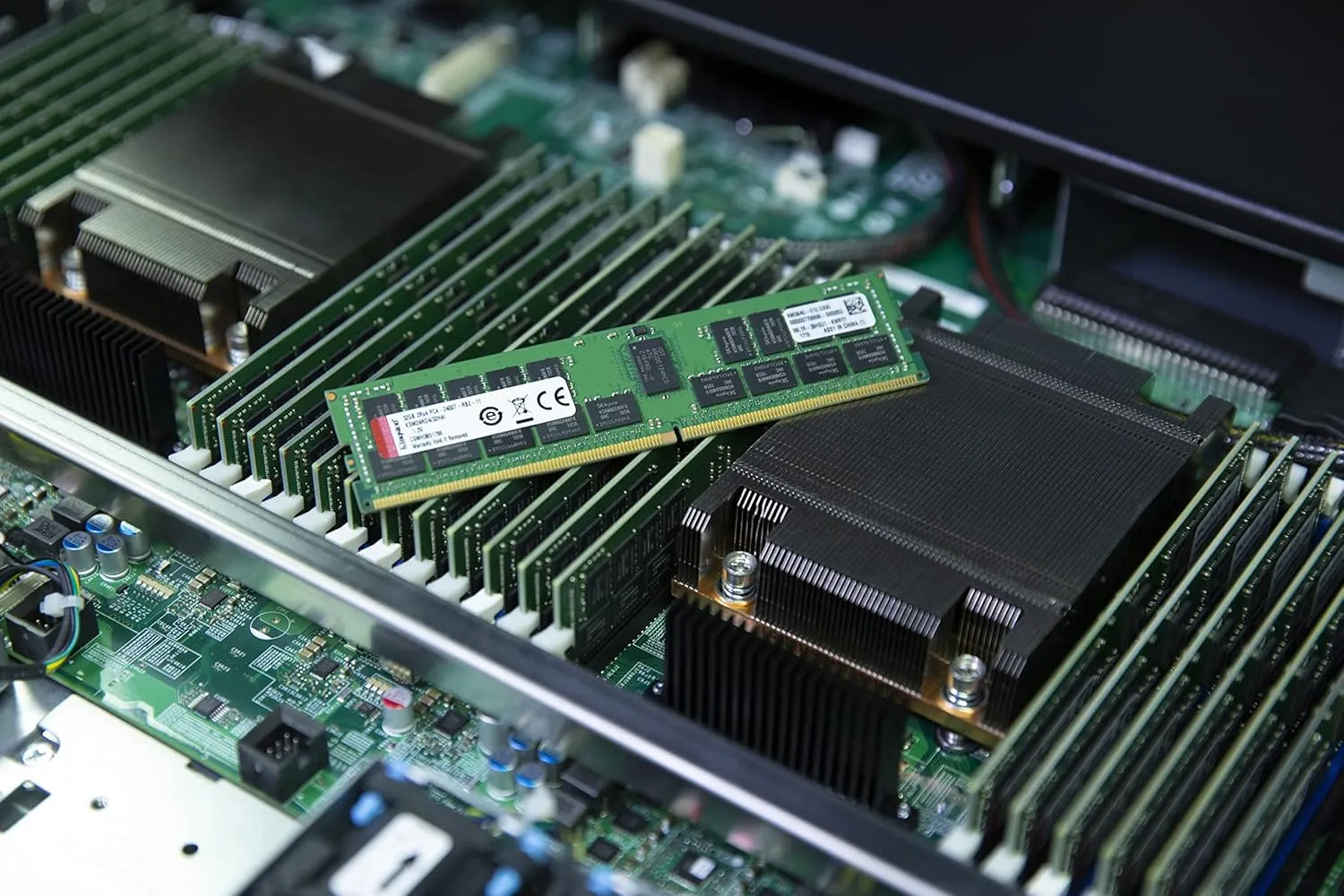 Kingston KSM32RS8/16HCR 16GB DDR4 3200MTs SDRAM Memory Module overview 3