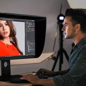 BenQ SW240 24.1 Inch (61.4 cm) Monitor overview 4