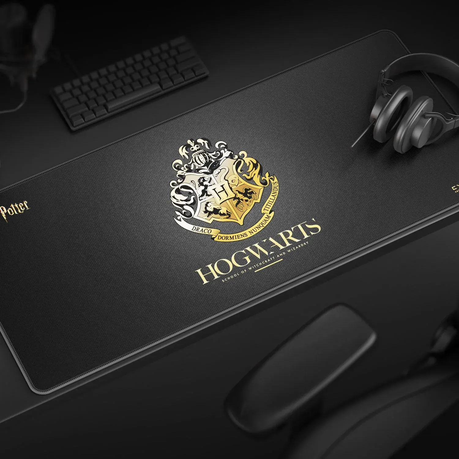CYBEART | Hogwarts Gaming Mouse Pad | XXL Premium Licensed Gaming Mouse Pad (900 x 400 x 4mm / Rapid Series) overview 1