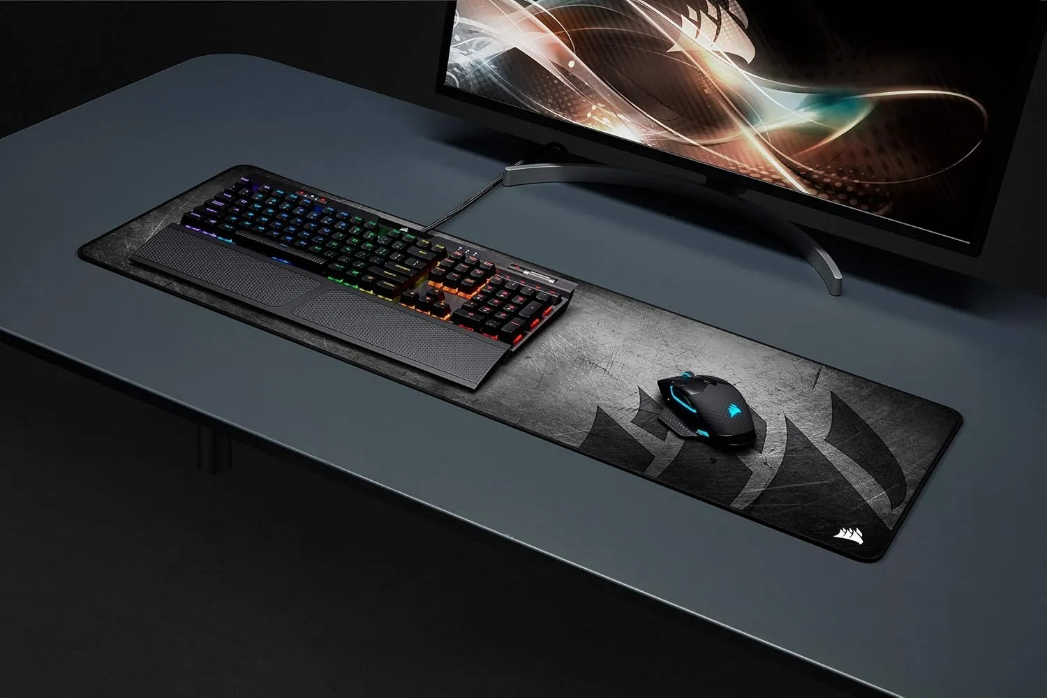 Corsair MM300 PRO Premium Spill-Proof Cloth Gaming Mouse Pad Extended overview 3