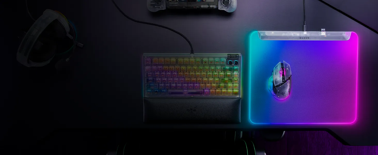 Razer Firefly V2 Pro Fully Illuminated RGB Gaming Mouse Mat (Phantom White Edition) overview 1