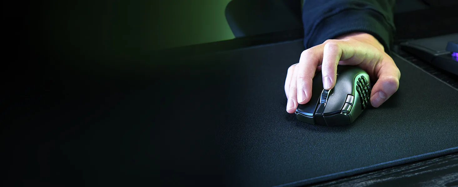 Razer Naga V2 Hyperspeed Wireless Gaming MMO Mouse overview 4