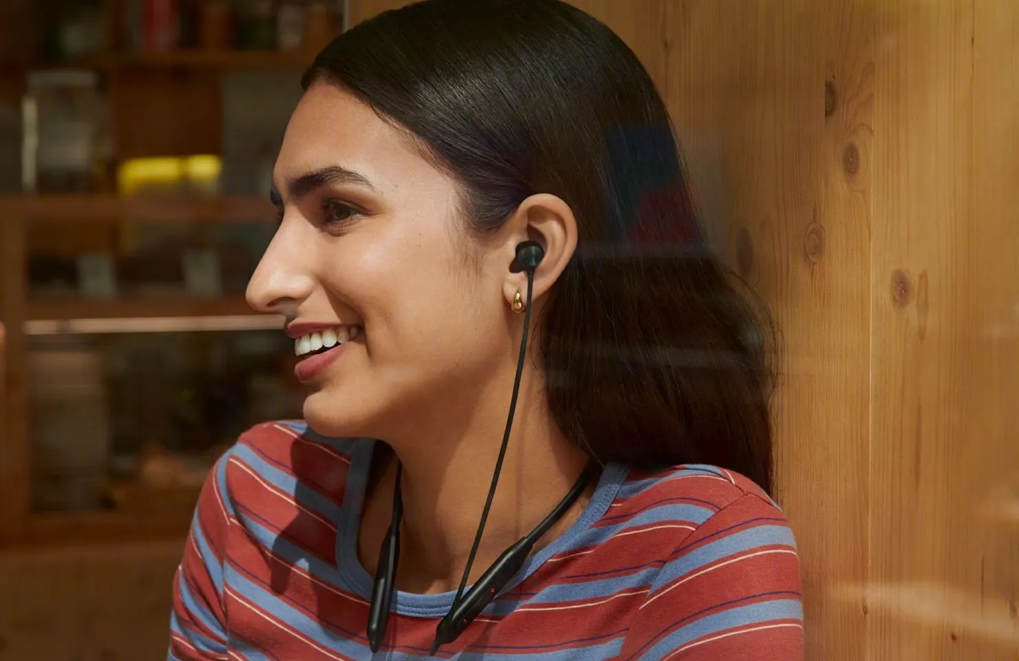 OnePlus Bullets Wireless Z2 ANC Bluetooth in Ear Earphones with Mic 45dB Hybrid (Grand Green) overview 4
