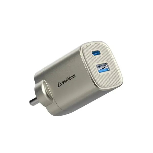 Stuffcool Novus 33 compact and convenient USB A + Type-C wall charger