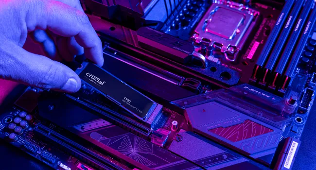 Crucial T700 2TB Gen5 NVMe M.2 SSD with Heatsink overview 5