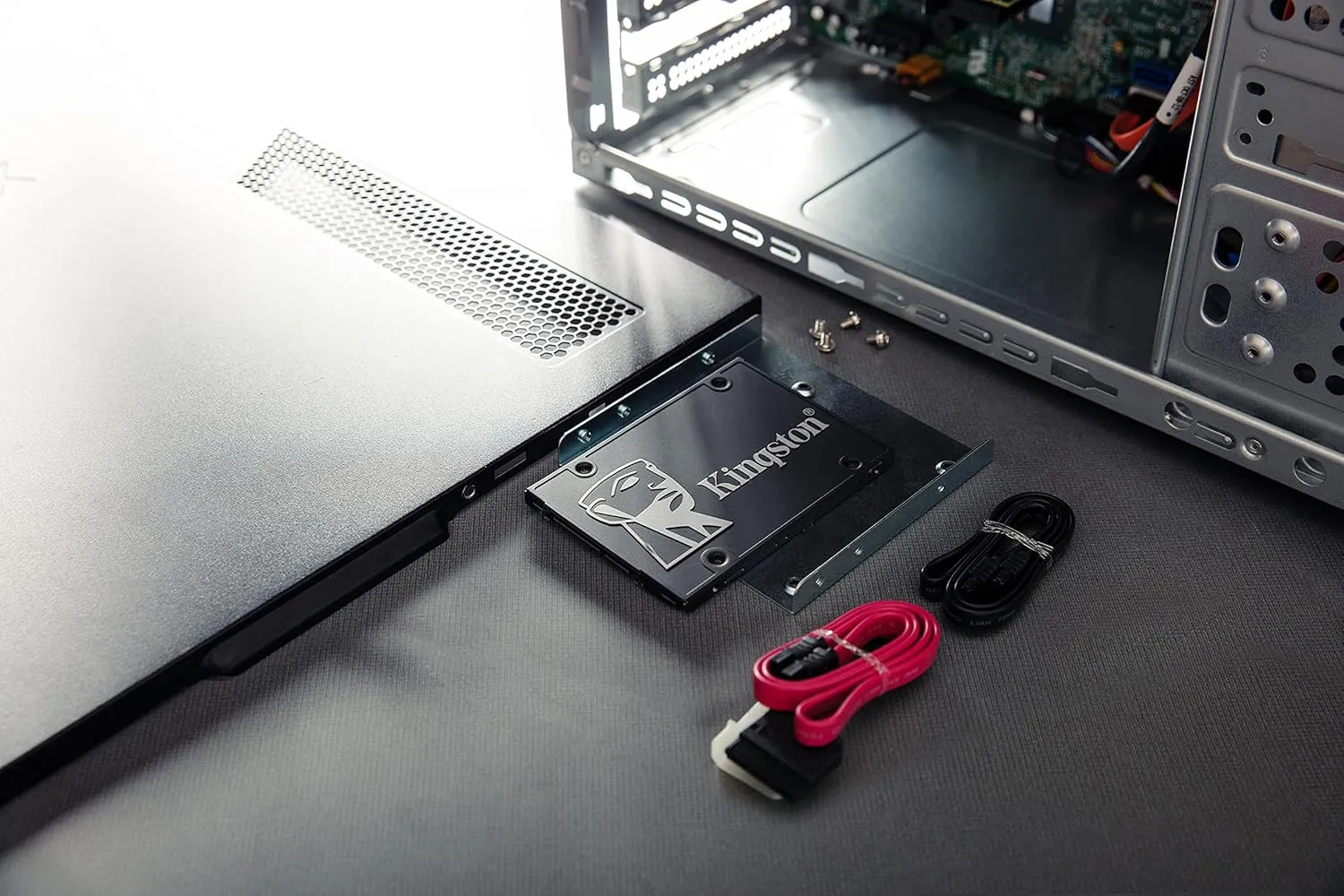 Kingston 2048GB Internal SSD KC600 SATA3 2.5"(6.35cm) (SKC600/2048G) overview 1