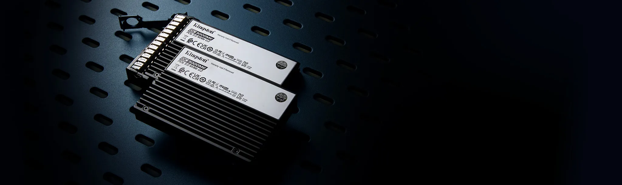Kingston DC300ME 3.84TB U.2 NVMe Gen5 Enterprise SSD overview 1