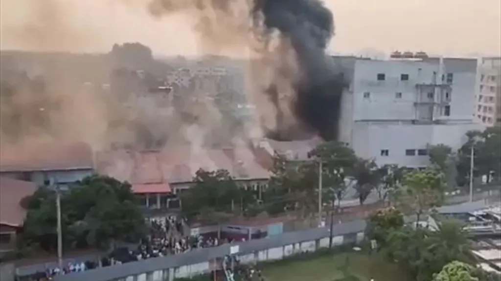নিয়ন্ত্রণে এলো গাজীপুরে ওষুধ কারখানার আগুন
