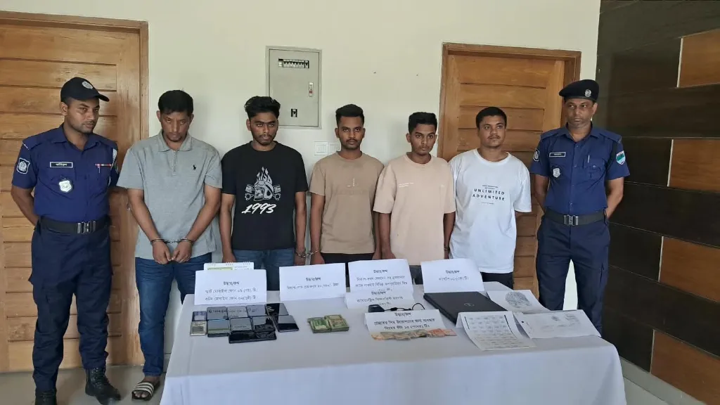মোংলায় ক্লোন ফিঙ্গারের মাধ্যমে বিকাশ-নগদের অর্থ আত্মসাৎ