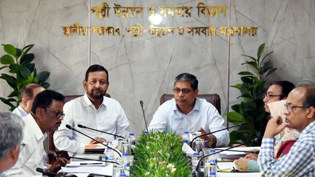 সরকারি অফিসে দ্রুত সৌরবিদ্যুৎ চালুর আহ্বান প্রতিমন্ত্রীর