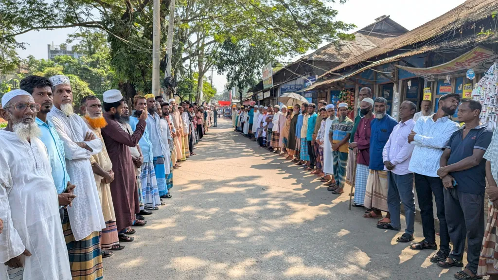 কলাপাড়ায় শিশু হত্যার বিচারের দাবীতে মানববন্ধন অনুষ্ঠিত