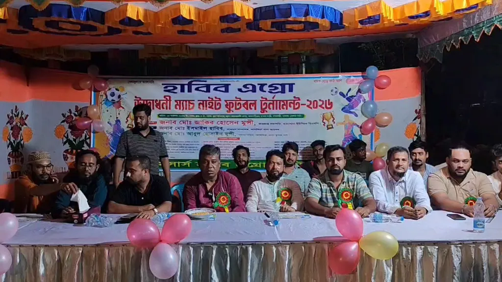 আশুলিয়ায় হাবিব এগ্রোর নাইট ফুটবল টুর্নামেন্টের উদ্বোধনী ম্যাচ অনুষ্ঠিত