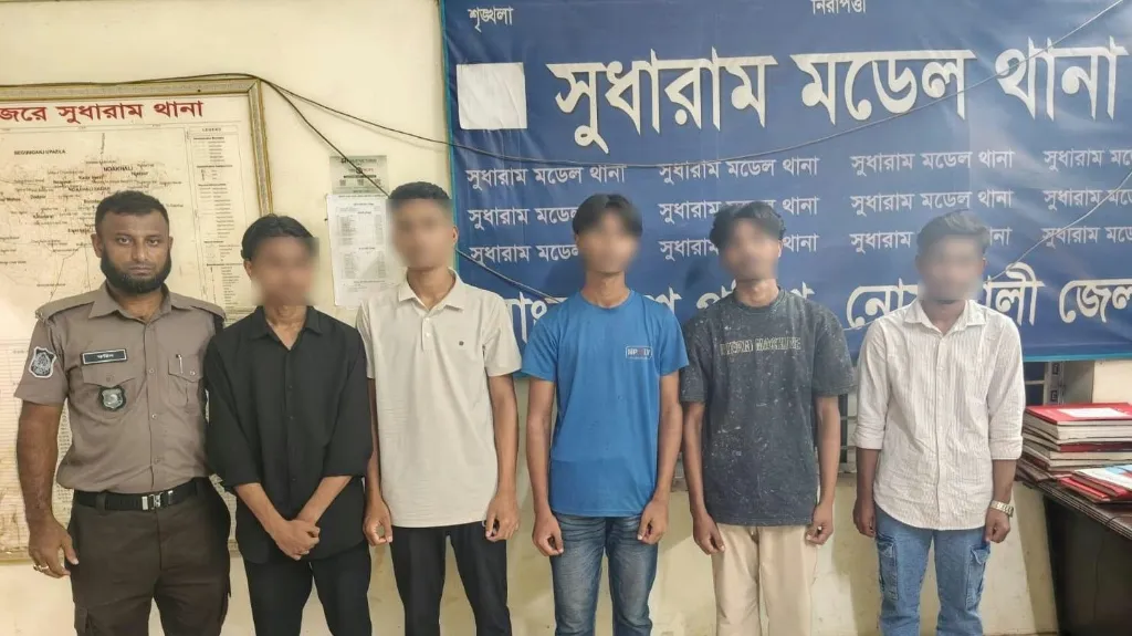 নোয়াখালীতে কিশোর গ্যাংবিরোধী অভিযানে আটক ৪৬