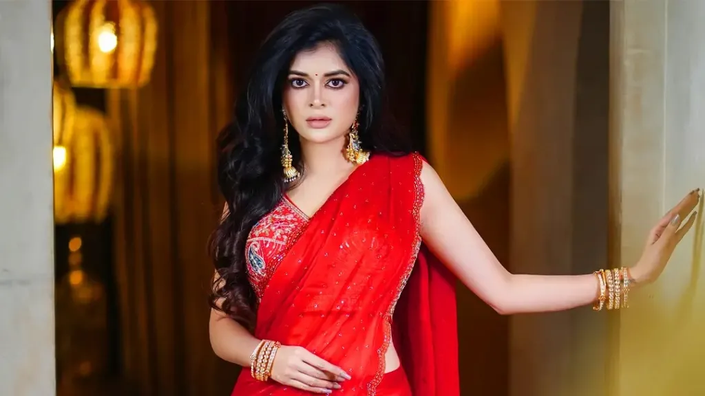 একই জায়গায় আটকে থাকতে চাই না : মধুমিতা