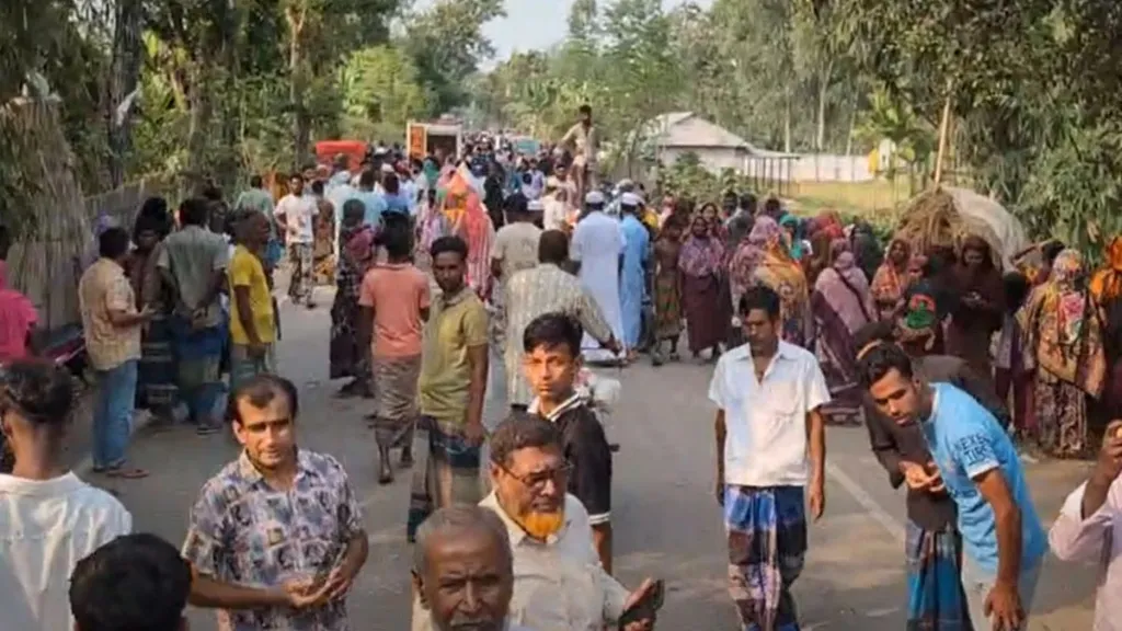 ঢাকা-রৌমারী মহাসড়কে ট্রাকচাপায় অটোরিকশার ৫ যাত্রী নিহত