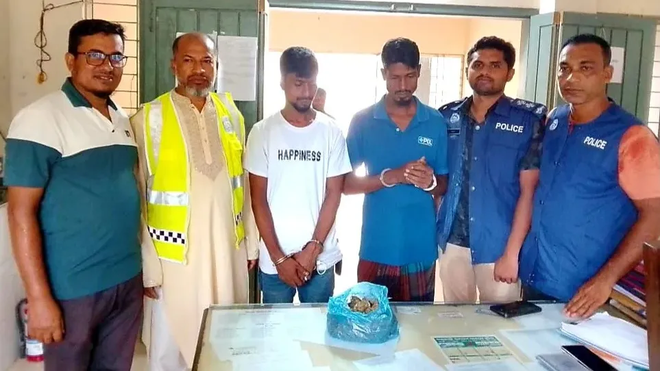 কাঁঠালিয়ায় মাদকসহ গ্রেফতার ২