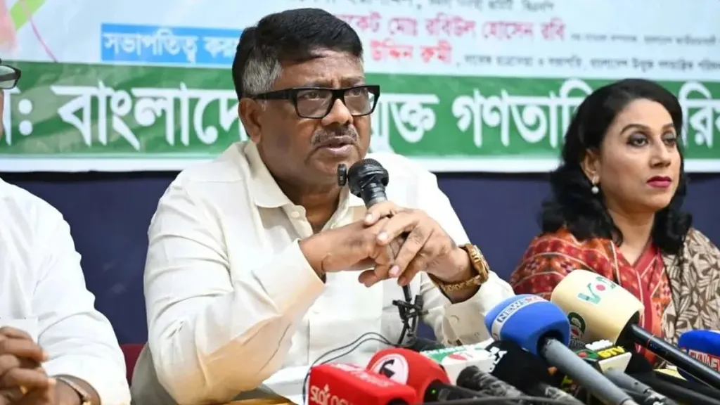 ধ্বংসস্তূপ থেকে অর্থনৈতিক পুনর্গঠনে সরকার কাজ করছে : হুইপ দুলু
