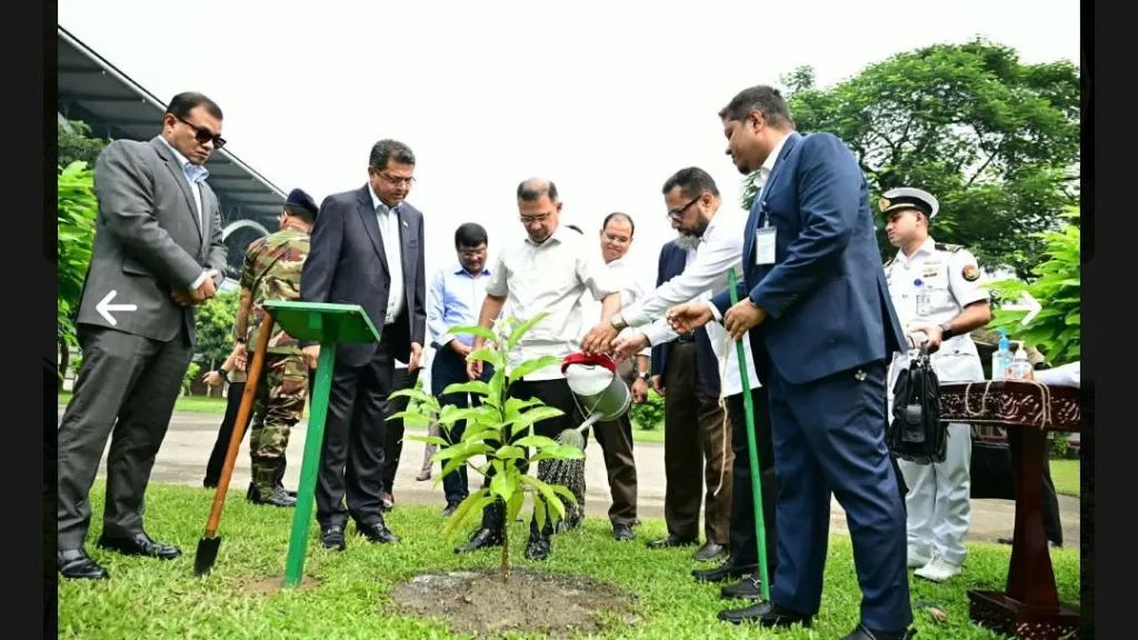 প্রধানমন্ত্রীর সফরে উৎসবে মাতোয়ারা উপকূল