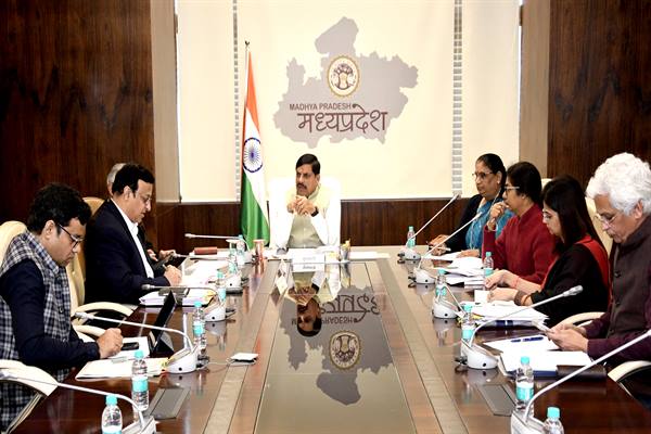 बच्चों और महिलाओं के पोषण व स्वास्थ्य तथा महिला सशक्तिकरण से जुड़ी योजनाओं का अधिकतम लाभ पहुंचाएं : मुख्यमंत्री डॉ. यादव