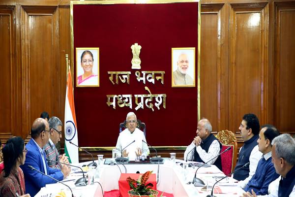 राज्यपाल श्री पटेल के निर्देश पर मोबाइल यूनिट द्वारा दवाओं का वितरण रूट चार्ट के अनुसार सुनिश्चित करने के लिए कदम उठाए गए हैं