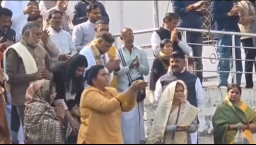 मंत्री प्रहलाद पटेल और बेटी प्रतिज्ञा सिंह पटेल ने की नर्मदा परिक्रमा, मंत्री प्रहलाद पटेल ने कई बड़ी योजनाओं का किया उद्घाटन