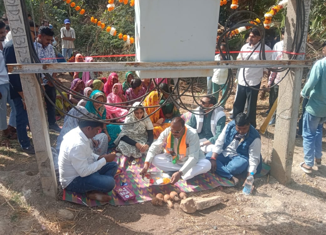कट्ठीवाड़ा: सांसद अनीता नागर सिंह चौहान ने किया 18 लाख की विद्युत डीपी का उद्घाटन