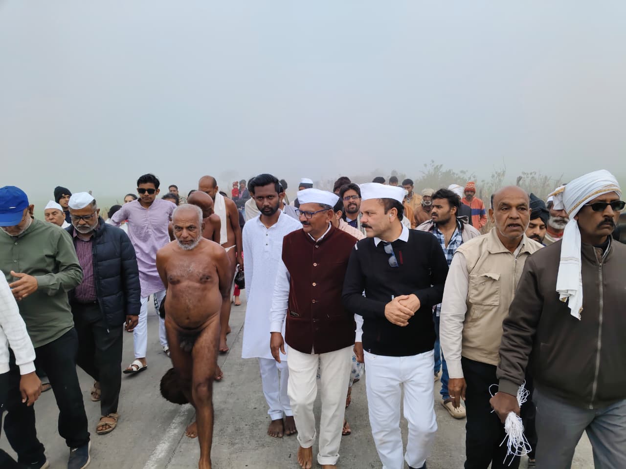 सहजपुर में 108 प्रमाणसागर मुनिराज का भव्य स्वागत, अहिंसा व परहित का संदेश
