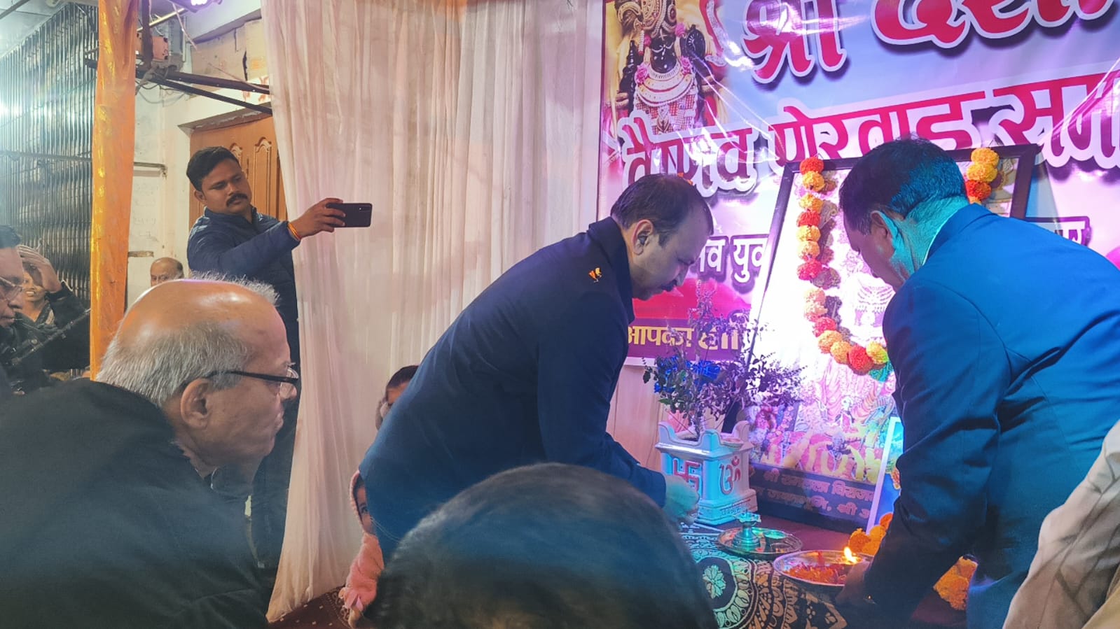 अलीराजपुर में रात्रि कालीन क्रिकेट टूर्नामेंट: श्री दशा वैष्णव पोरवाड़ समाज नवयुवक मंडल का आयोजन