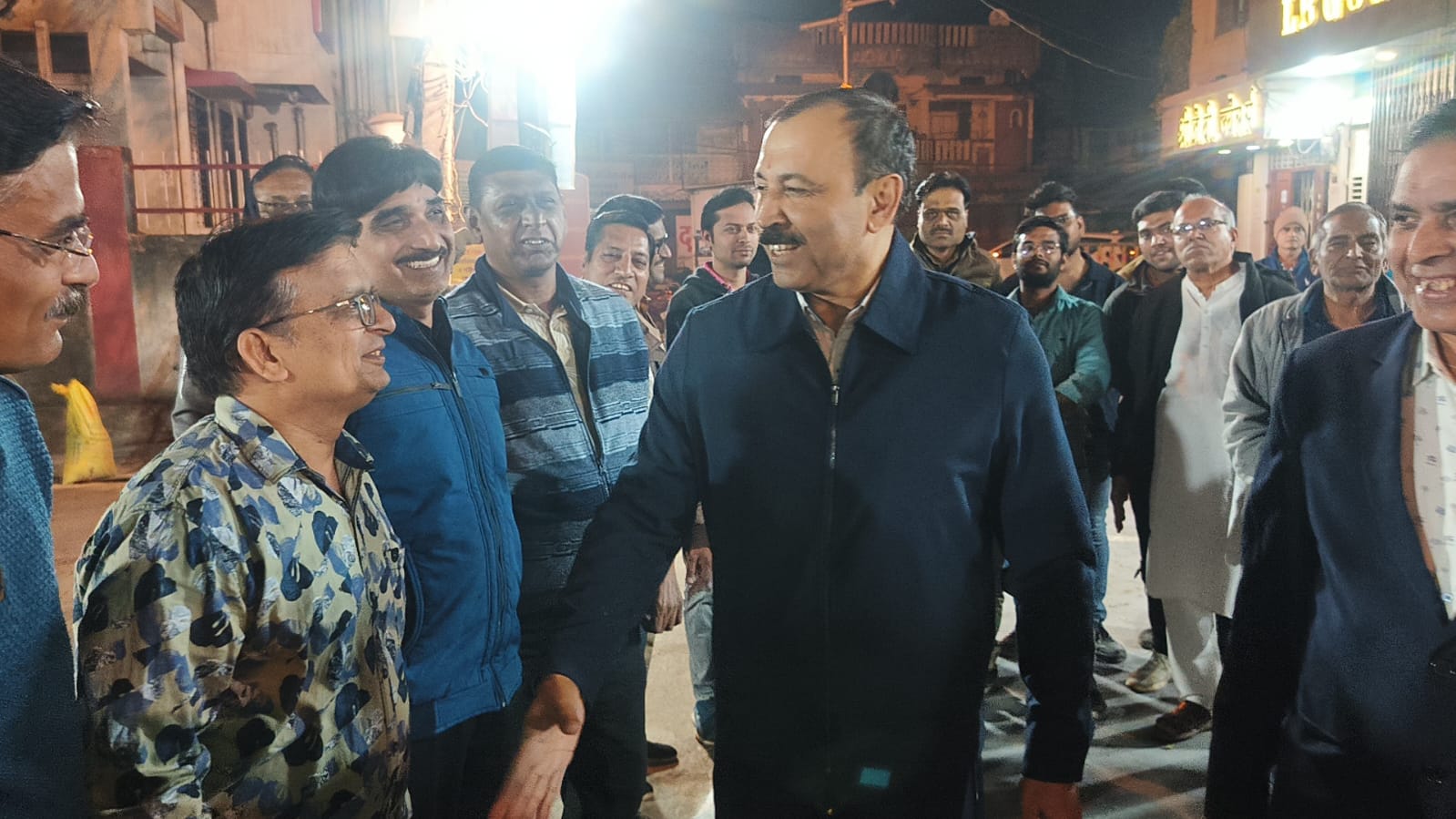 अलीराजपुर में रात्रि कालीन क्रिकेट टूर्नामेंट: श्री दशा वैष्णव पोरवाड़ समाज नवयुवक मंडल का आयोजन