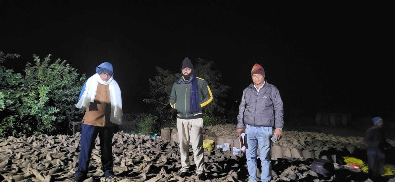 चांदपुर में निजी फॉर्म हाउस में बड़ी मात्रा में धान जप्त,  छापेमारी में 977 बोरी धान की बरामद
