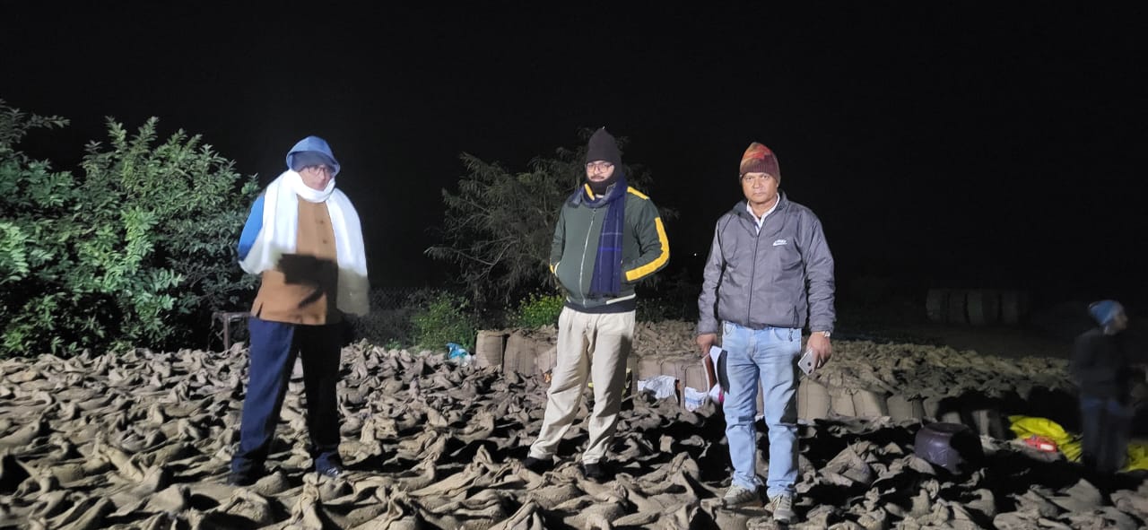 चांदपुर में निजी फॉर्म हाउस में बड़ी मात्रा में धान जप्त,  छापेमारी में 977 बोरी धान की बरामद