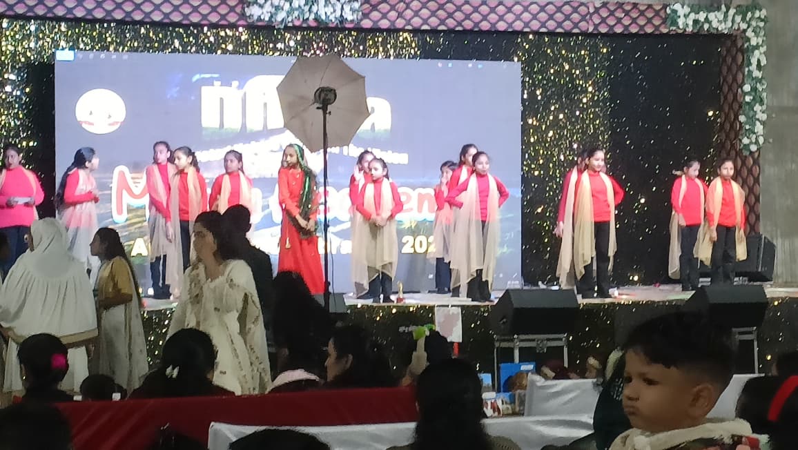 मीरा अकादमी में वार्षिक समारोह आयोजित 'धरा' थीम पर विद्यार्थियों ने दी सांस्कृतिक प्रस्तुतियां