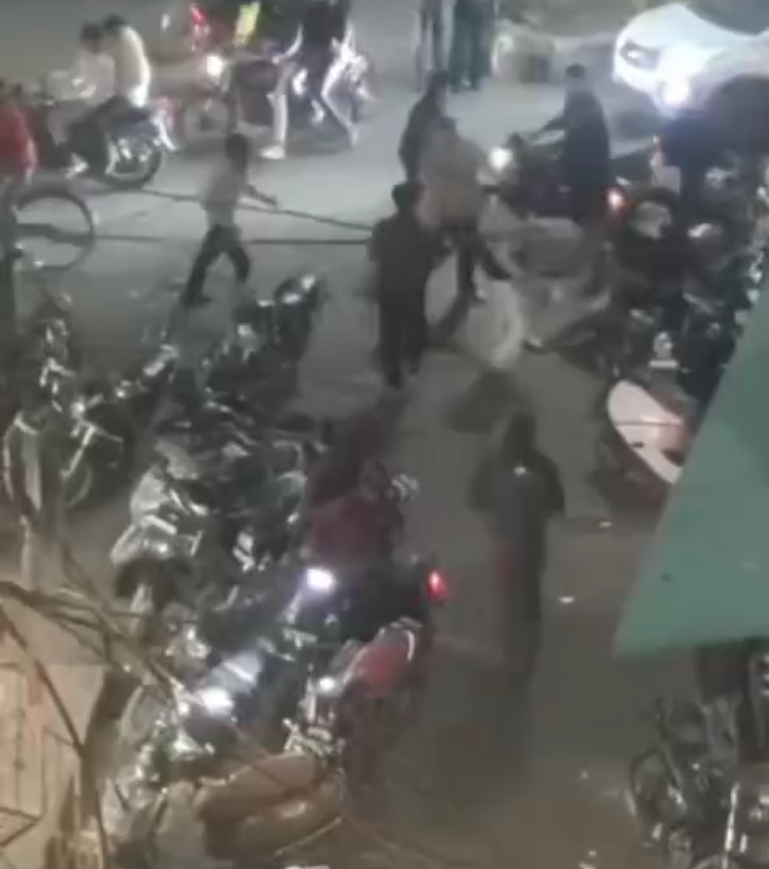 टीकमगढ़ में कानून व्यवस्था के हालात चिंताजनक: खुलेआम गुंडागर्दी का वीडियो वायरल