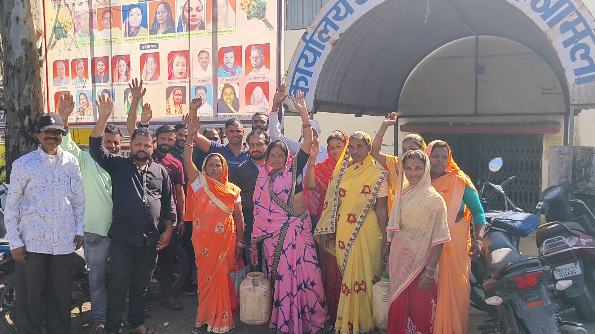  खानापुर में भीषण जल संकट: ग्रामीणों ने दी चेतावनी, सड़क पर उतरने की तैयारी