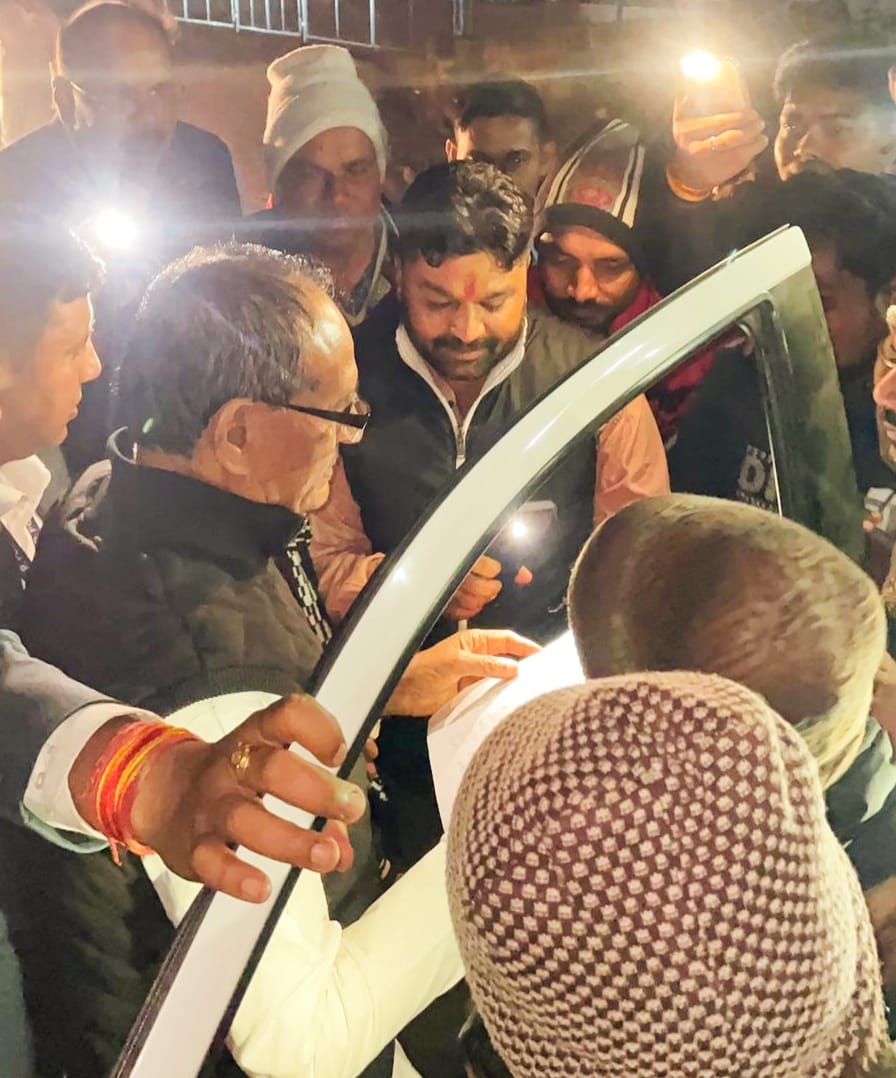 गुलाबगंज: केंद्रीय मंत्री शिवराजसिंह चौहान ने ग्रामीणों की समस्याओं पर दिया समाधान का आश्वासन