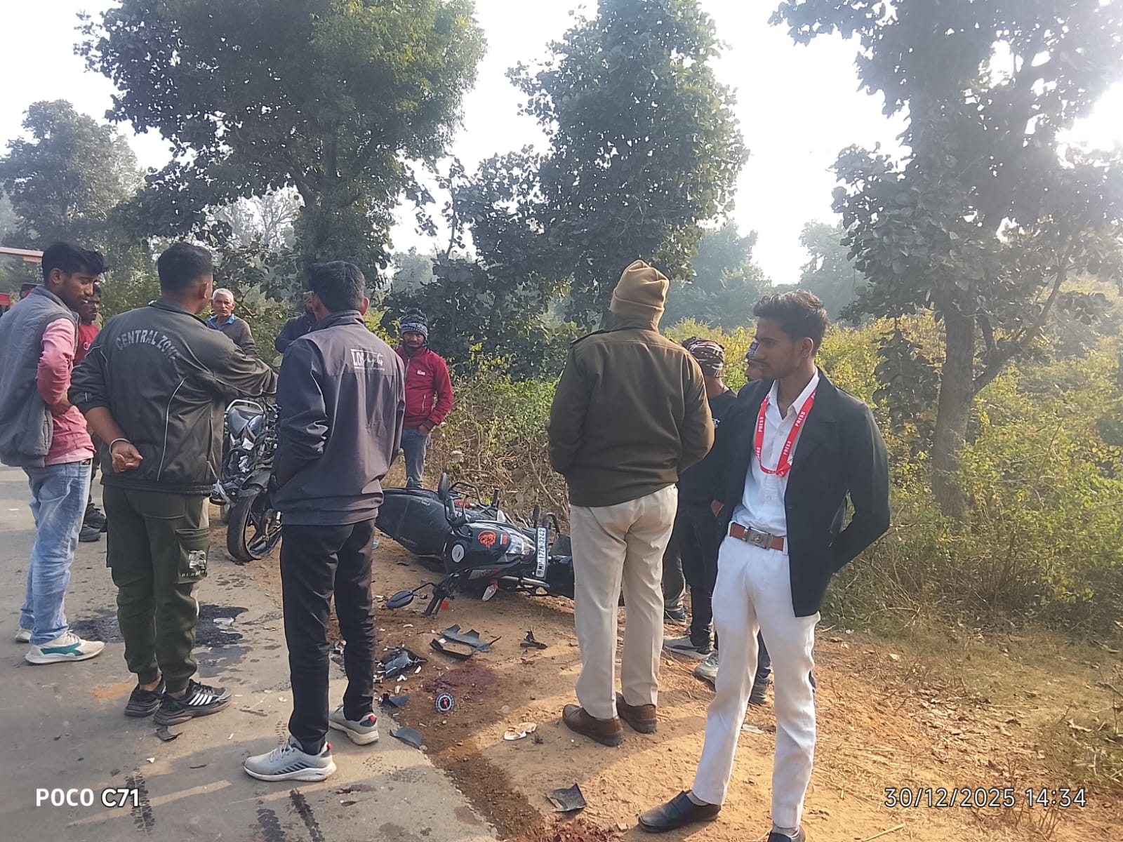 रीवा: सोहरवा सूती रोड पर भीषण सड़क हादसा, दो बाइक की आमने-सामने टक्कर