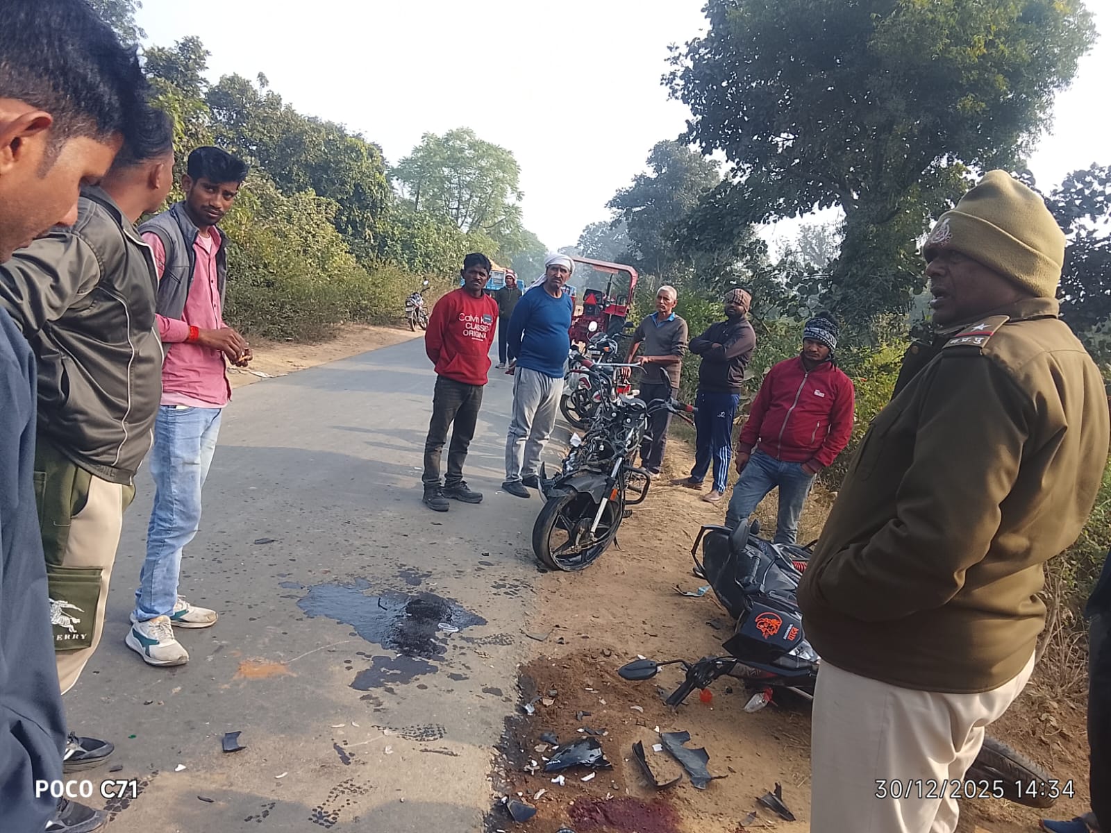 रीवा: सोहरवा सूती रोड पर भीषण सड़क हादसा, दो बाइक की आमने-सामने टक्कर