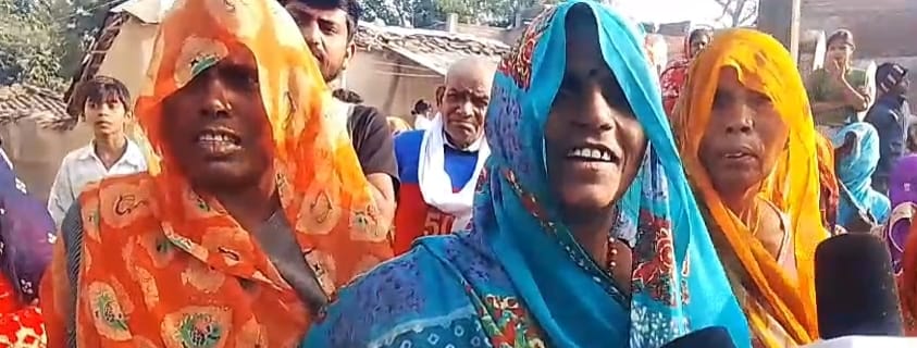 ग्राम गढ़ी में राशन वितरण में धांधली: वंदना स्व सहायता समूह पर गंभीर आरोप