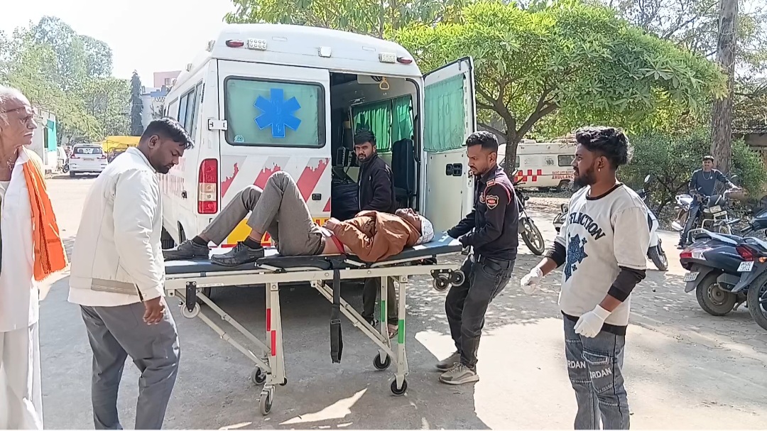वर्ष के अंतिम दिन बड़े सड़क हादसे, घाट पिपरिया के पास मोटरसाइकिल सवार हुआ गंभीर घायल