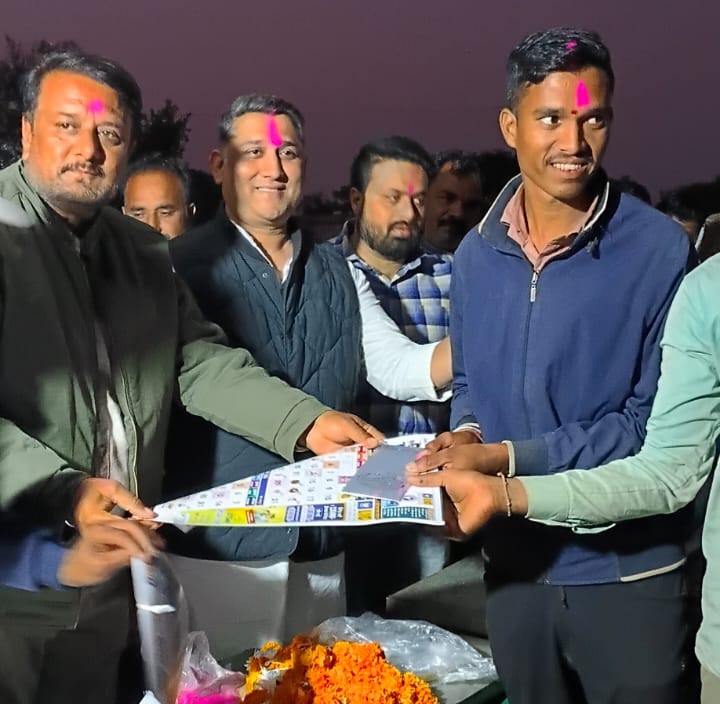 मोही में आयोजित भव्य इनामी आदर्श पट बैल दौड़ प्रतियोगिता का समापन, कांग्रेस नेता हर्षवर्धन धोटे भी कार्यक्रम में शामिल 