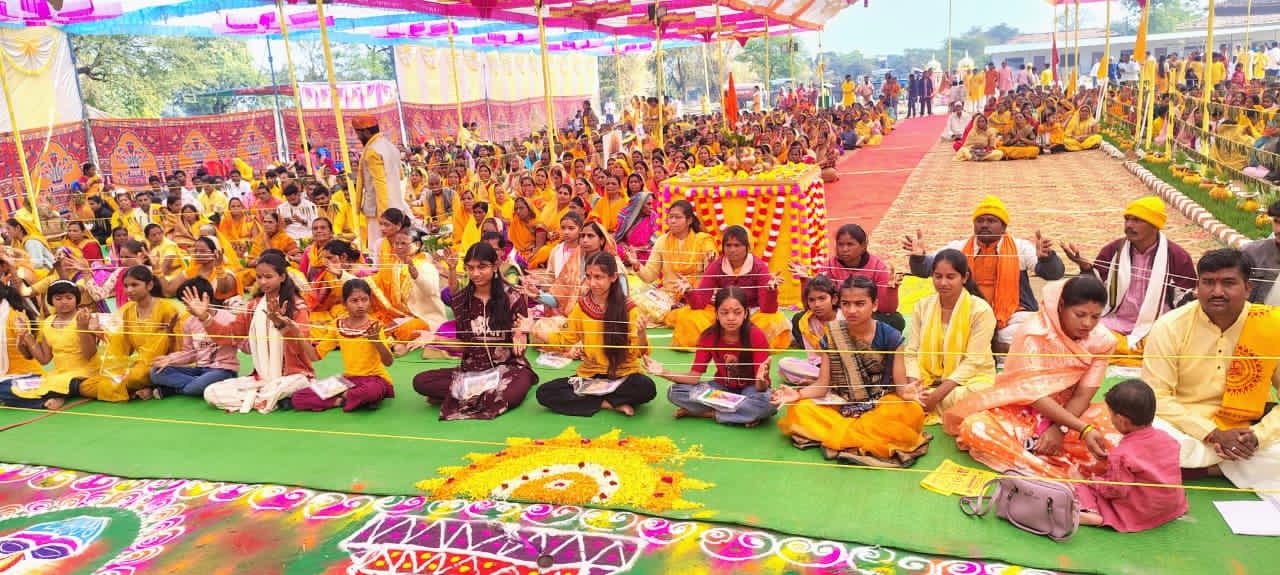 प्रभात पट्टन ब्लाक के ग्राम वायगाव में 24 कुंडीय गायत्री महायज्ञ का हुआ समापन