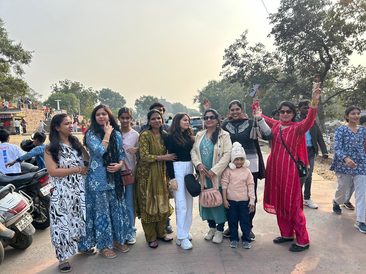 नए साल पर सांची स्तूप को निहारने पहुंचे लोग, पर्यटकों की उमड़ी भीड़