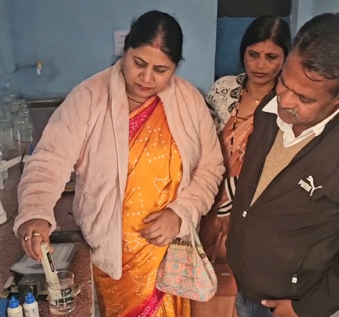 मुलताई: नपा अध्यक्ष वर्षा गढ़ेकर ने किया खरसाली वाटर फिल्टर प्लांट का निरीक्षण