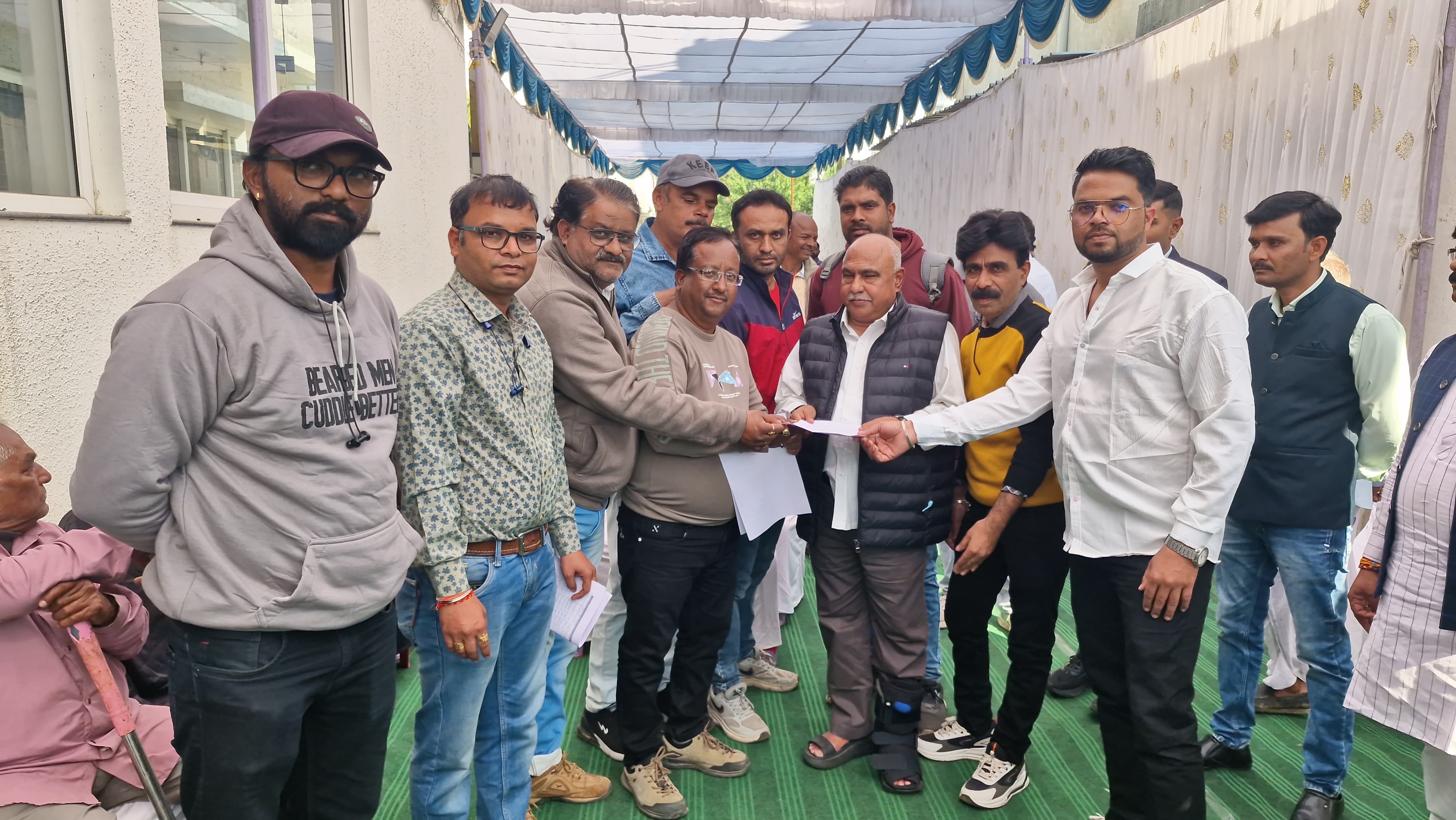 मीडियाकर्मियों के साथ हो रहे दुर्व्यवहार पर पत्रकारों ने सौंपा ज्ञापन, सुरक्षा की उठाई मांग