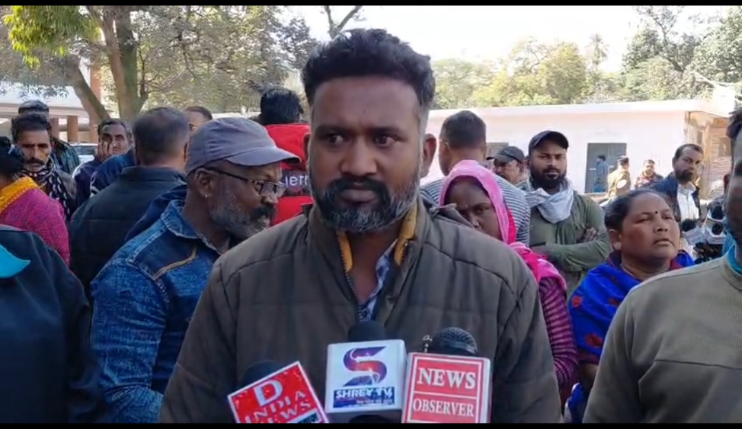 दो मासूम बच्चों को घर पर छोड़ गायब हुई मां, दुखी पति ने लगाई एसपी से गुहार  !!