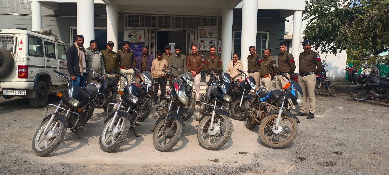 सांची पुलिस को मिली बड़ी सफलता 5 लाख की 10 चोरी की मोटरसाइकिलें बरामद, दो आरोपी गिरफ्तार
