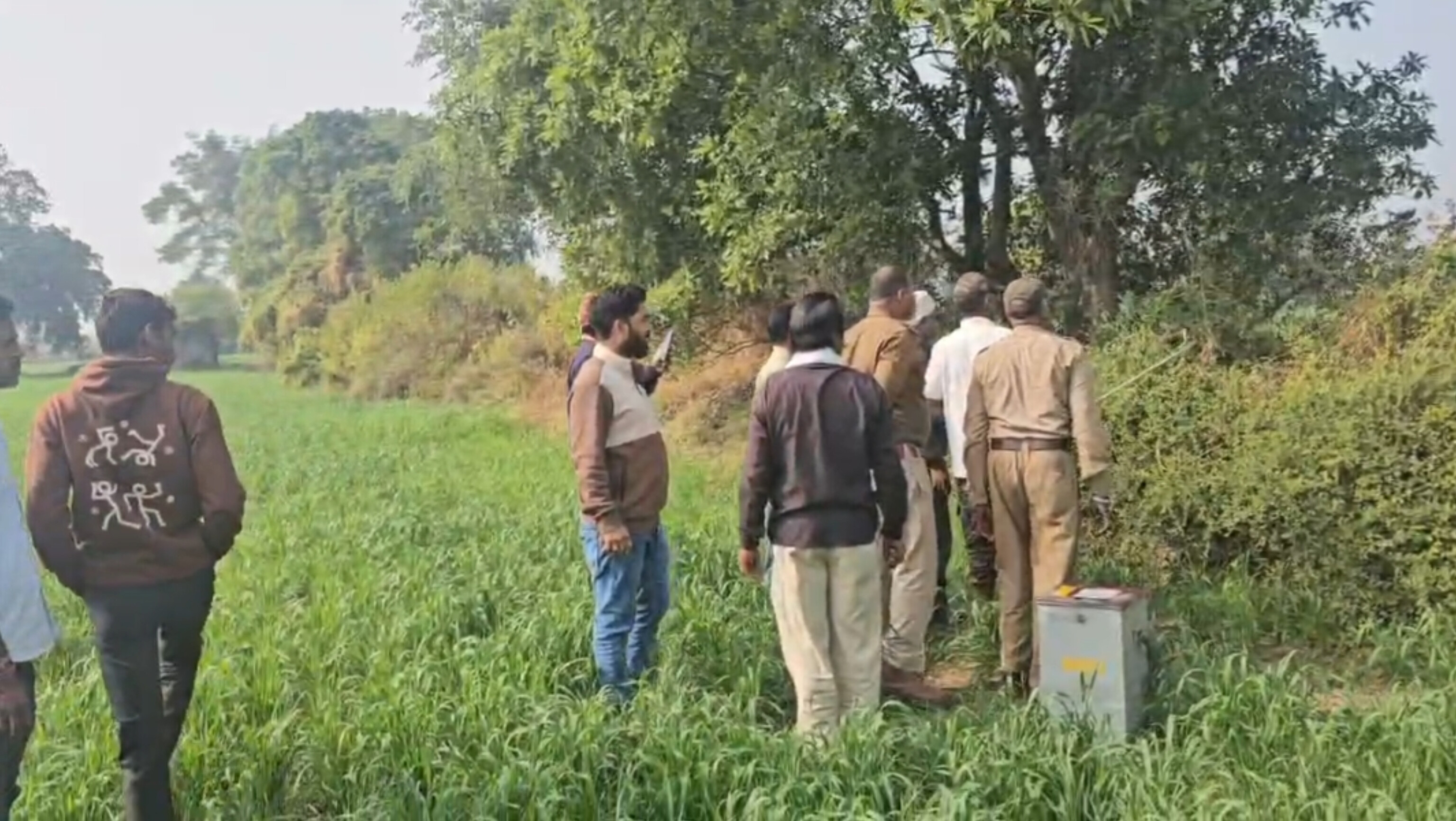 सेमाढाना में मिला 10 फीट का अजगर: वन विभाग ने किया सुरक्षित रेस्क्यू, ग्रामीणों को मिली राहत की सांस 