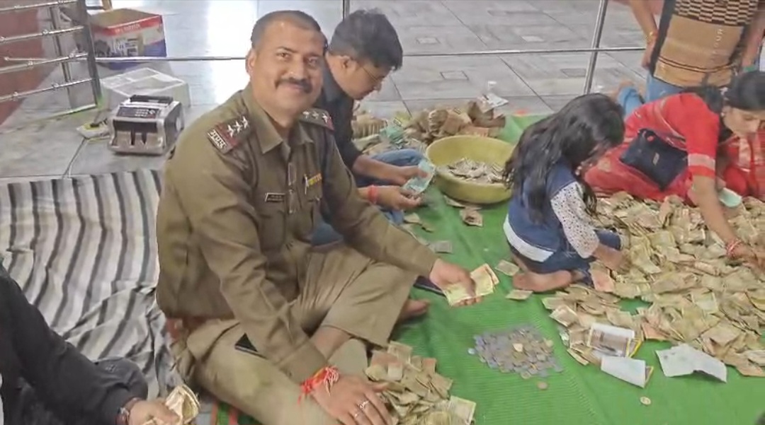 ताप्ती मंदिर में खोले गए दान पात्र: श्रद्धालुओं ने दिखाई अपार श्रद्धा
