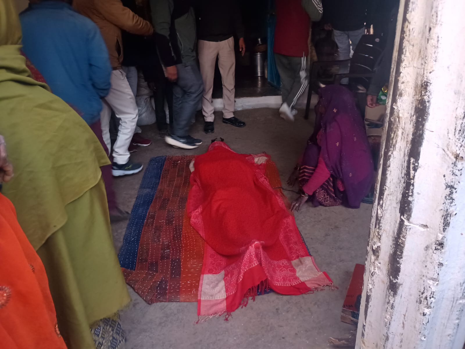 लिधौरा में दिल दहला देने वाली घटना: दंपति ने की आत्महत्या, तीन वर्षीय बच्चा अनाथ